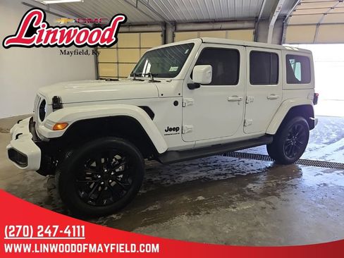 Used 2023 Jeep Wrangler Unlimited Sahara AWD/4WD image 5