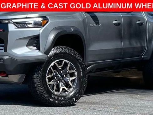 Used 2024 Chevrolet Colorado ZR2 w/ ZR2 Convenience Package III image 3