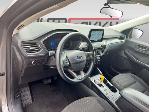 Used 2025 Ford Escape Active FWD image 9