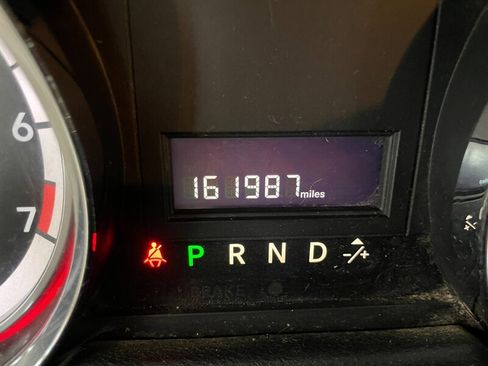 Used 2019 Dodge Grand Caravan SXT image 9