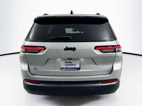 Used 2023 Jeep Grand Cherokee L Laredo RWD image 6