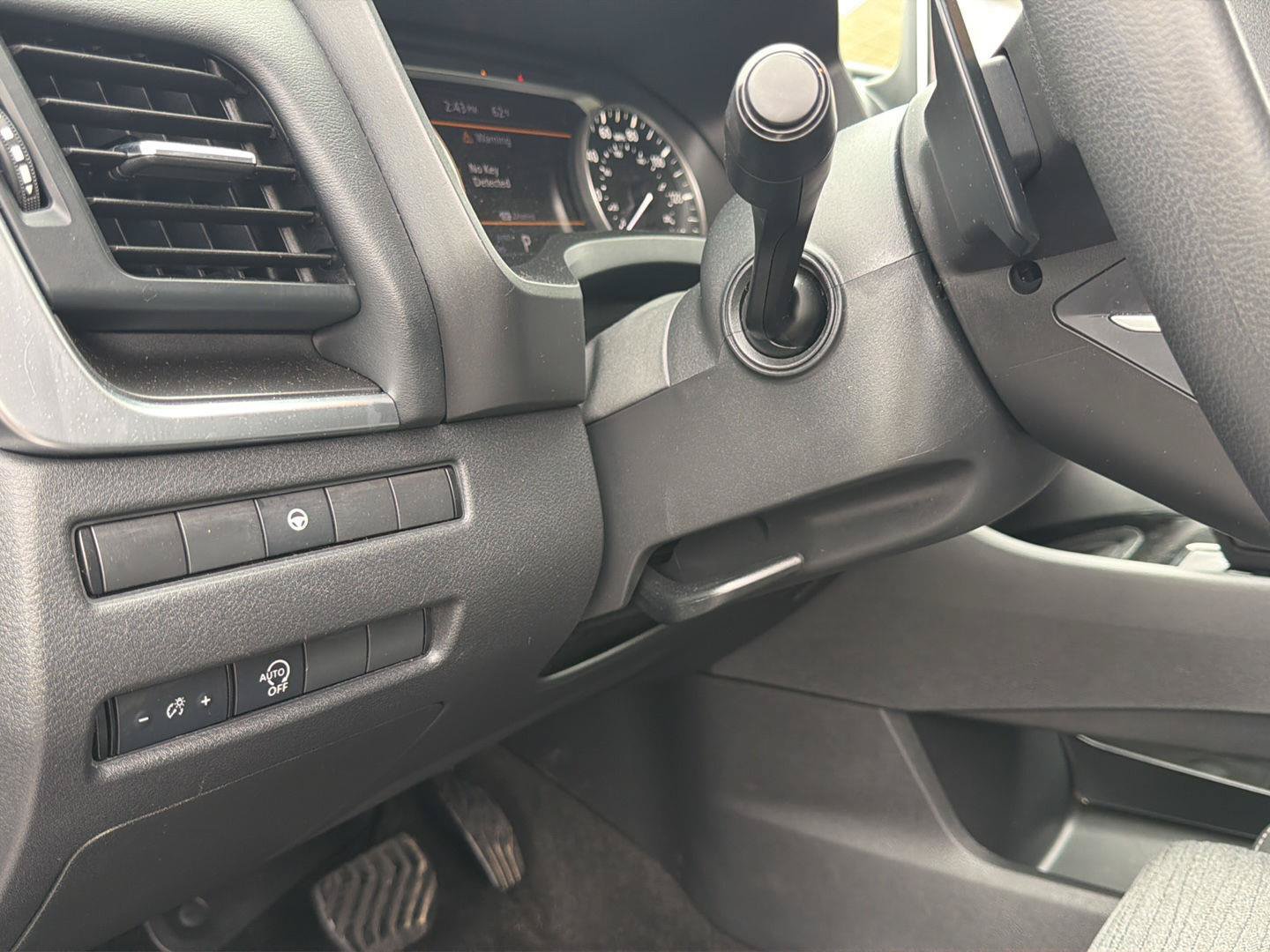 Used 2023 Nissan Rogue SV AWD/4WD image 9