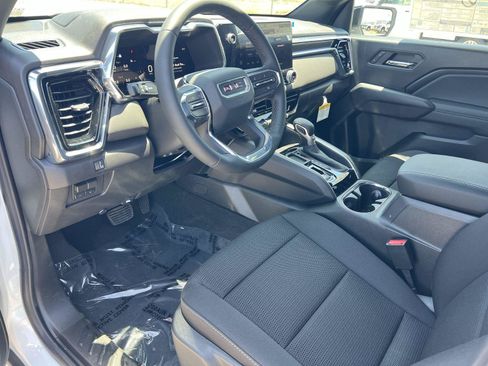 New 2026 GMC Canyon Elevation w/ LPO, Black Badging Package RWD image 9