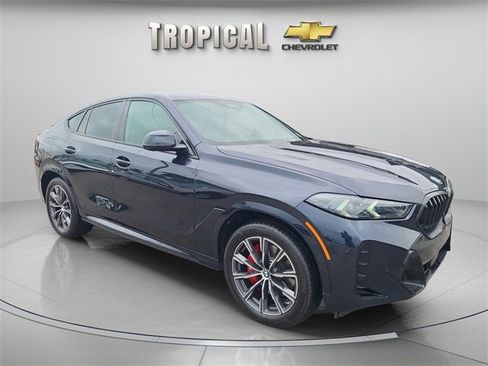 Used 2024 BMW X6 xDrive40i w/ Premium Package image 3