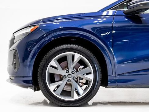 Used 2022 Audi Q4 e-tron Premium w/ Convenience Package AWD/4WD image 7