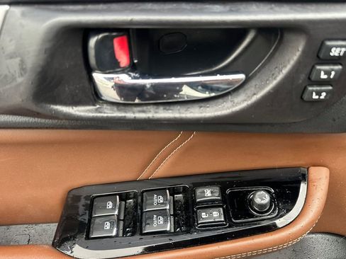 Used 2017 Subaru Outback 2.5i Touring image 11