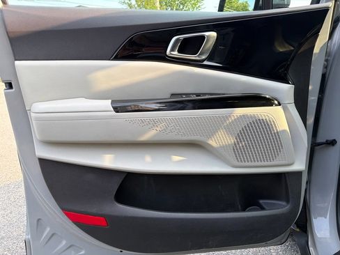 Certified 2024 Kia Carnival EX FWD image 12