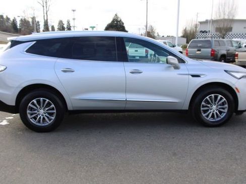 Used 2022 Buick Enclave Premium image 8