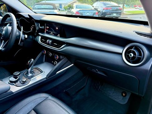 Used 2018 Alfa Romeo Stelvio Sport w/ Quick Order Package 22J Sport AWD/4WD image 38