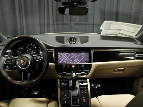 New 2026 Porsche Macan AWD/4WD image 11