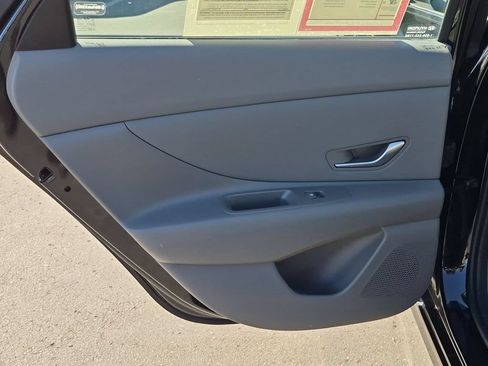 Used 2025 Hyundai Elantra SEL FWD image 27