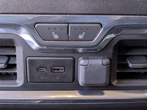Used 2023 GMC Sierra 3500 Denali w/ Denali Ultimate Package image 15