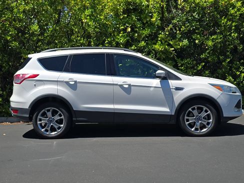 Used 2016 Ford Escape SE w/ Equipment Group 201A AWD/4WD image 3