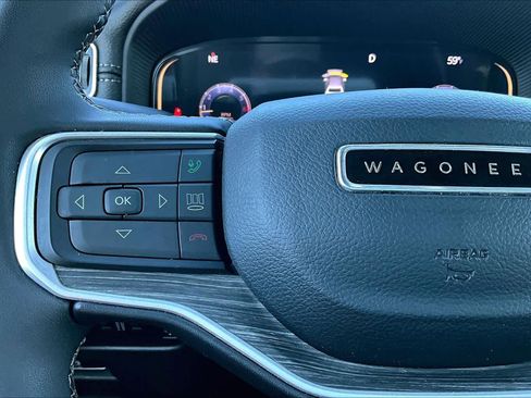 Used 2023 Jeep Wagoneer L Series III image 22