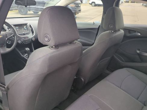 Used 2018 Chevrolet Cruze LT w/ Convenience Package image 17