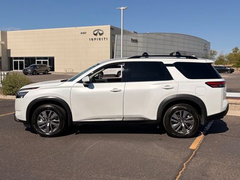 Certified 2025 Nissan Pathfinder SV w/ Cargo Package AWD/4WD image 3