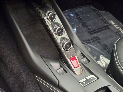 Used 2022 Ferrari 812 GTS image 36