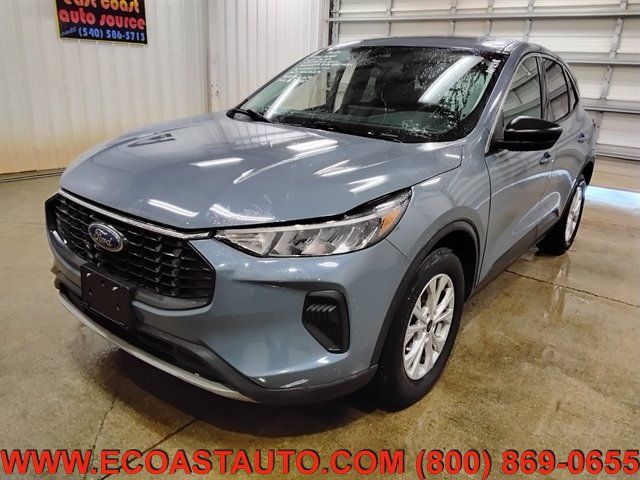 Used 2023 Ford Escape Active w/ Tech Pack #1 AWD/4WD image 4