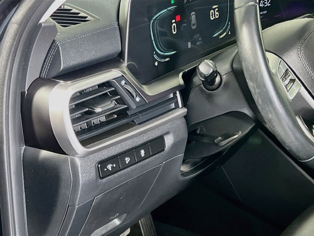 Certified 2024 Kia Telluride S w/ S Sunroof Package AWD/4WD image 11
