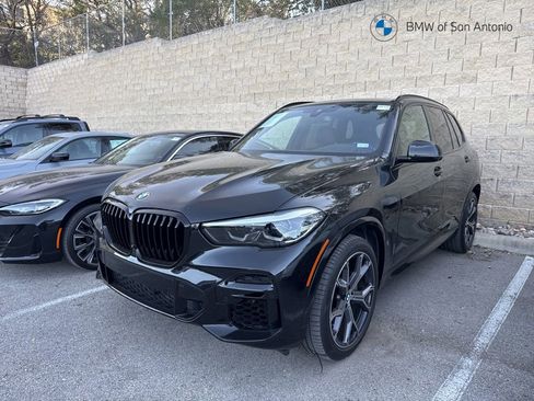 Certified 2022 BMW X5 sDrive40i w/ M Sport Package image 1