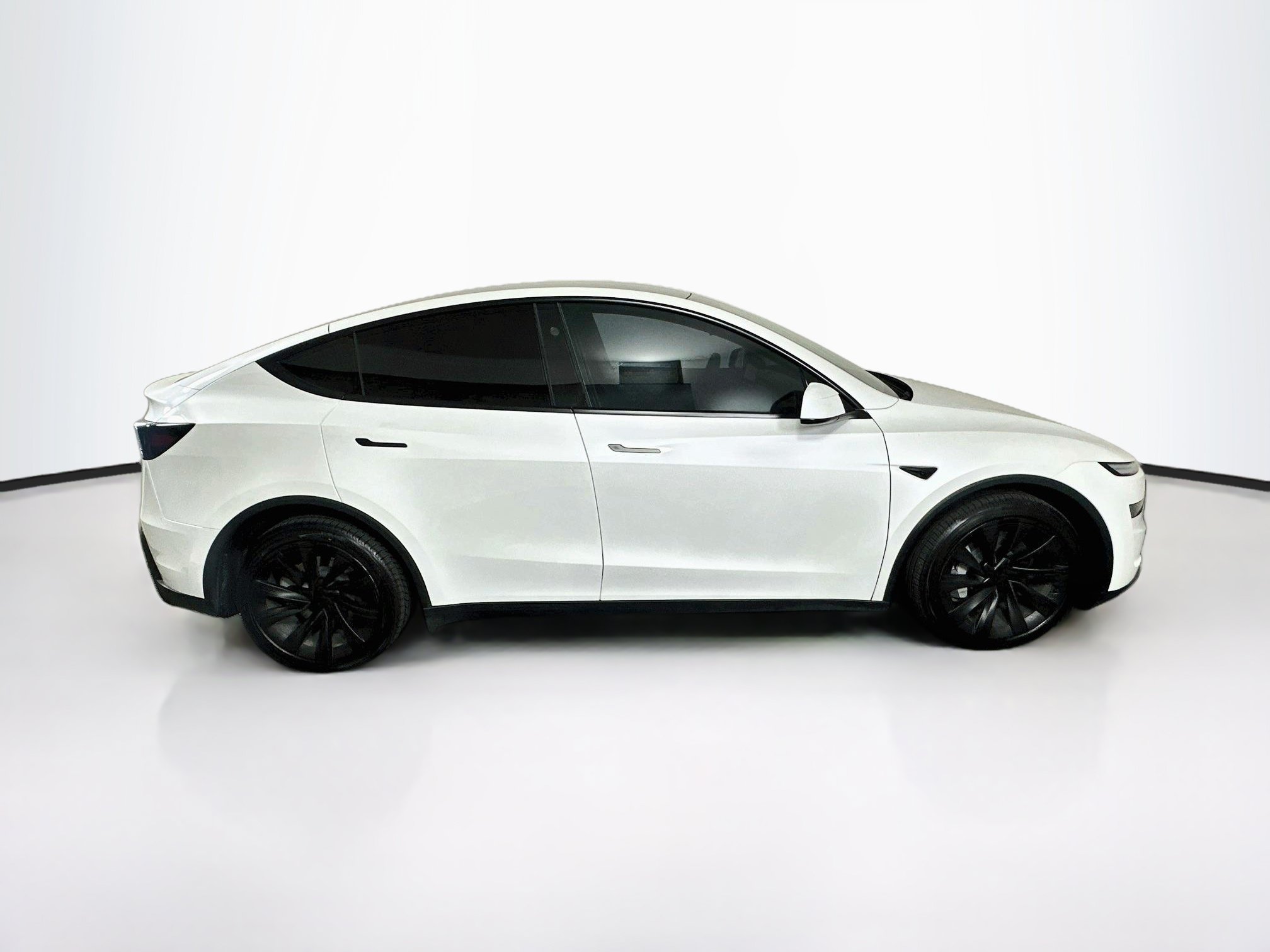 Used 2026 Tesla Model Y AWD image 10