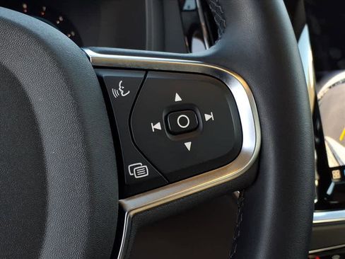 Used 2025 Volvo S60 B5 Core image 40