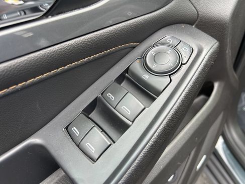 Used 2021 Chevrolet Traverse LT w/ LT Premium Package FWD image 25