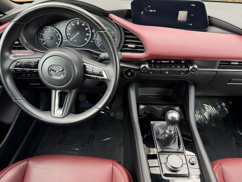 Used 2025 MAZDA MAZDA3 2.5 S Hatchback w/ Premium Pkg image 19