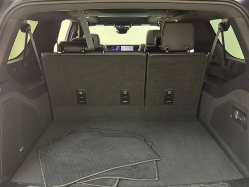 Certified 2025 Cadillac Escalade ESV Sport image 26