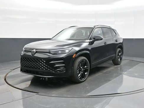 New 2026 Volkswagen Tiguan SE R-Line image 3