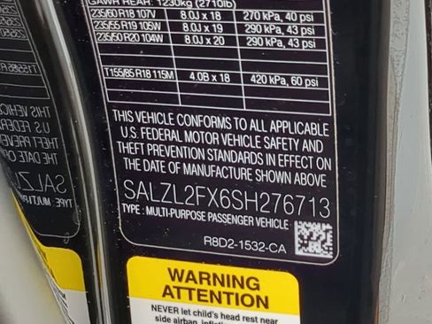 Certified 2025 Land Rover Range Rover Evoque Dynamic SE image 37