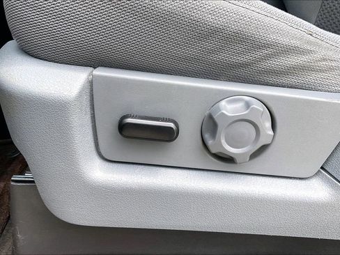 Used 2013 Ford F150 XLT w/ XLT Chrome Pkg image 24