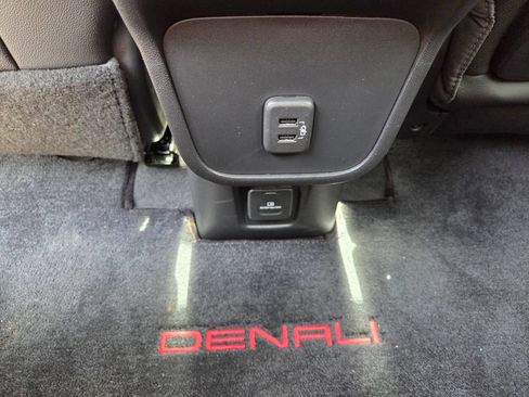 Used 2019 GMC Terrain Denali w/ Advanced Safety Package FWD image 15