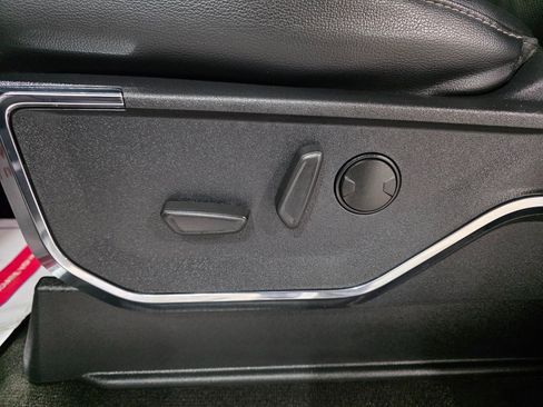 Used 2022 Ford F150 Lariat image 19