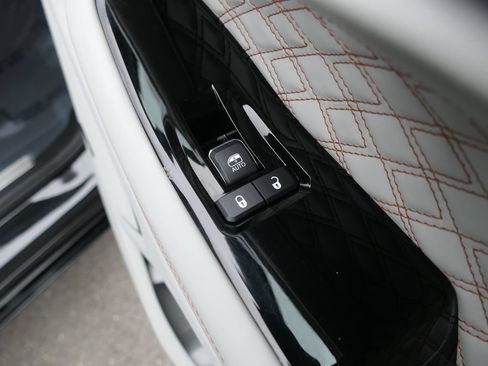 Used 2023 Jeep Grand Cherokee Summit w/ Luxury Tech Group V AWD/4WD image 24