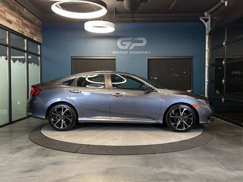 Used 2020 Honda Civic Sport image 2