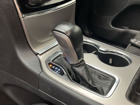 Used 2019 Jeep Grand Cherokee Altitude AWD/4WD image 24