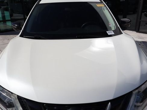 Used 2018 Nissan Rogue SV image 17