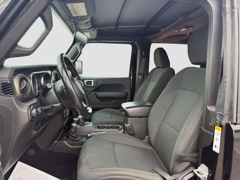 Used 2018 Jeep Wrangler Sport AWD/4WD image 9
