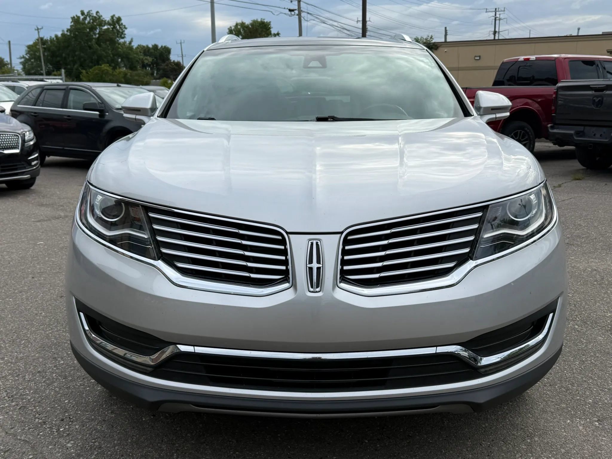Used 2018 Lincoln MKX Reserve w/ Lincoln MKX Climate Package AWD/4WD image 2