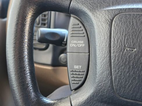 Used 2001 Dodge B1500 image 18