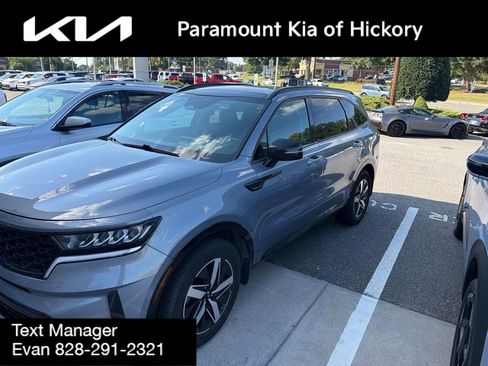 Used 2021 Kia Sorento S w/ Panoramic Sunroof Package FWD image 1
