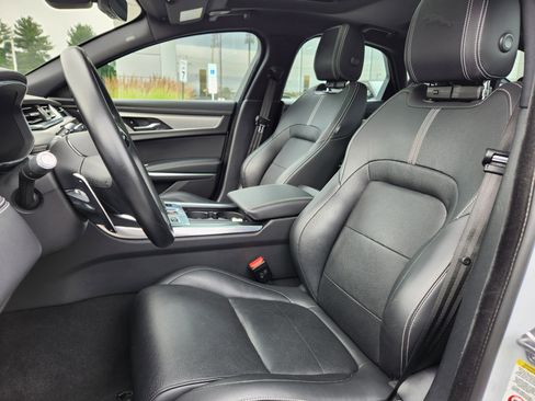 Certified 2021 Jaguar XF R-Dynamic SE image 8