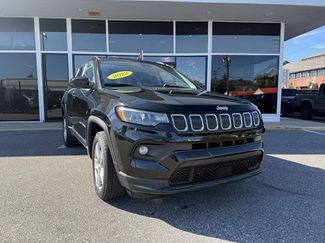 Used 2022 Jeep Compass Latitude video 2
