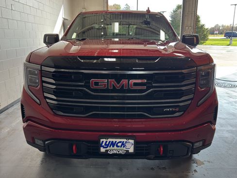 Used 2025 GMC Sierra 1500 AT4 w/ Technology Package AWD/4WD image 8