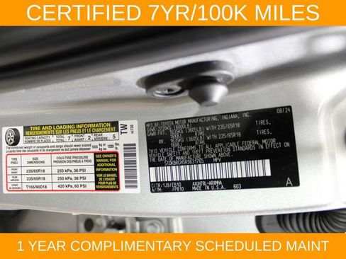 Used 2024 Toyota Highlander XLE AWD/4WD image 30