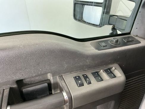 Used 2011 Ford F350 Lariat w/ Chrome Pkg image 8