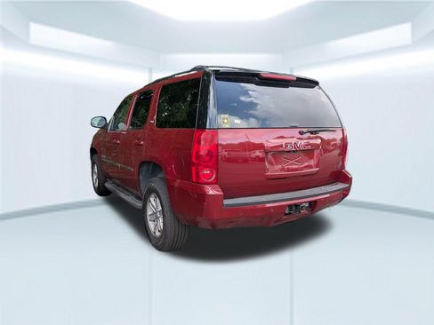 Used 2011 GMC Yukon SLT w/ SLT-2 Equipment Package AWD/4WD image 2