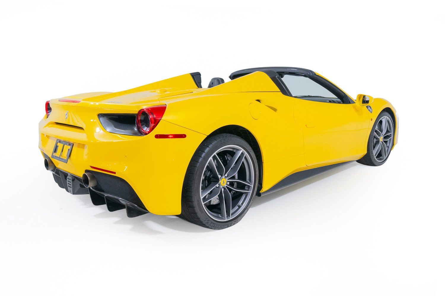 Used 2017 Ferrari 488 Spider RWD image 19