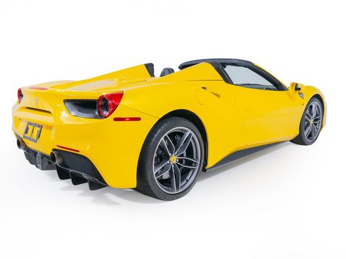 Used 2017 Ferrari 488 Spider RWD image 19